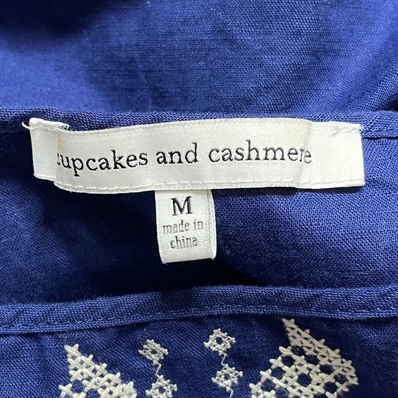 Cupcakes And Cashmere Pastoria Linen Blend Medium Cold Shoulder Embroidered Top - Picture 5 of 9